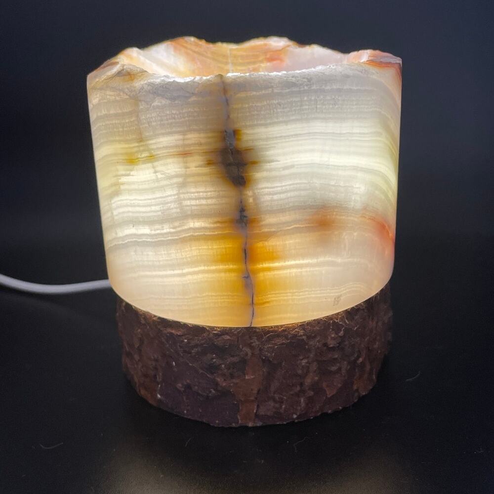 Beautiful Agate Natural Stone Lamp - Picture 5 of 7